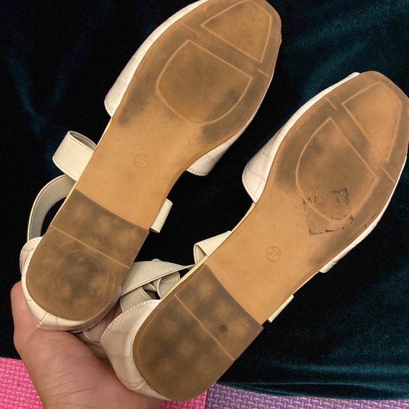 Pre-loved shoes ❤️ - Picture 2 of 3